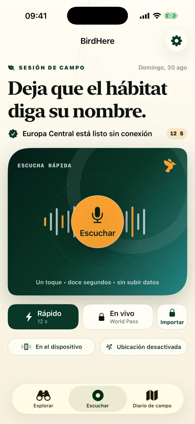Pantalla de escucha de BirdHere con el botón Escuchar y la nota: un toque, doce segundos, sin subir datos